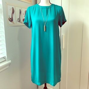 Short sleeve dress